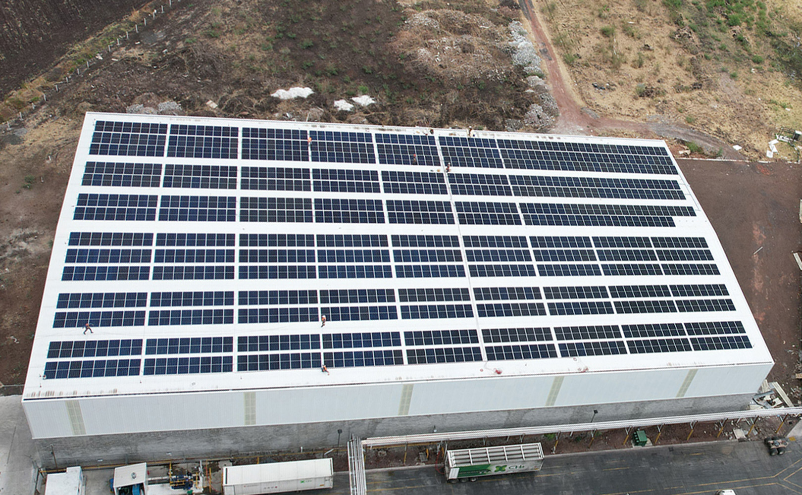 Planta de procesamiento de lácteos con sistema fotovoltaico